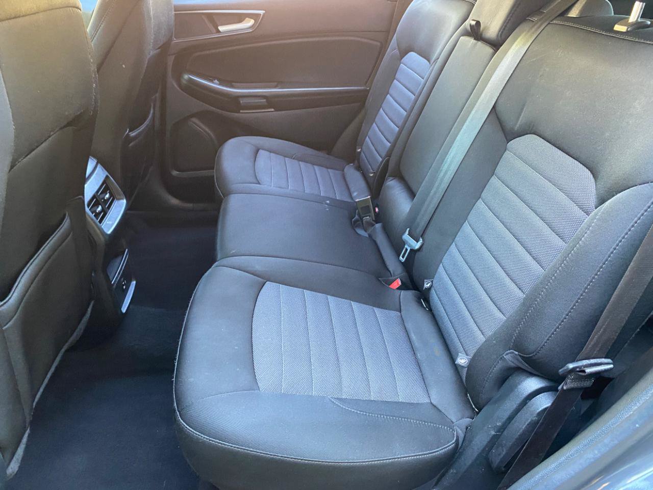 Used 2021 Ford Edge SE FWD image 32