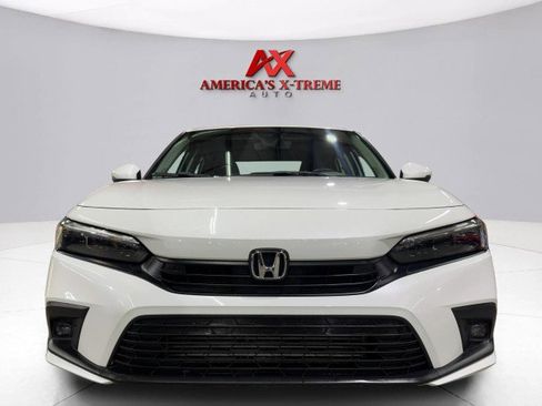 Used 2023 Honda Civic Touring image 4