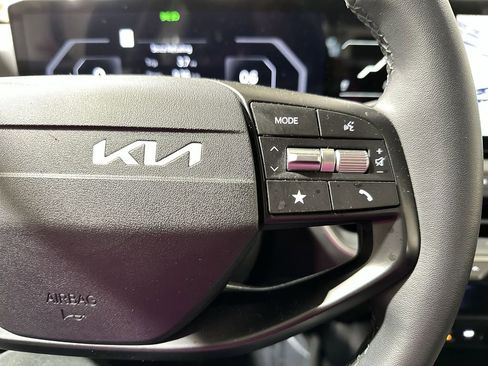 Used 2025 Kia K4 EX image 30