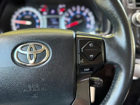 Used 2018 Toyota 4Runner TRD Off-Road AWD/4WD image 30