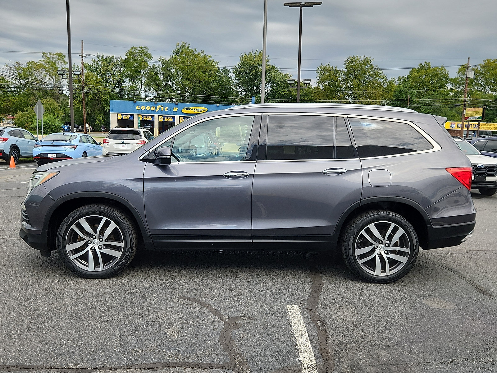 Used 2016 Honda Pilot Touring image 7