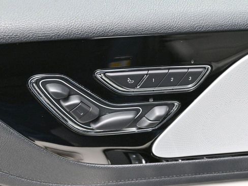 Used 2025 Lincoln Aviator Reserve w/ Equipment Group 201A image 14