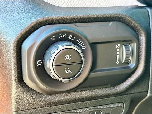 New 2025 Jeep Gladiator Sport image 10