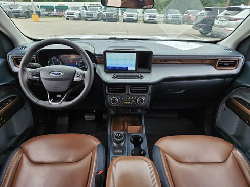 Used 2022 Ford Maverick Lariat w/ Lariat Luxury Package FWD image 13