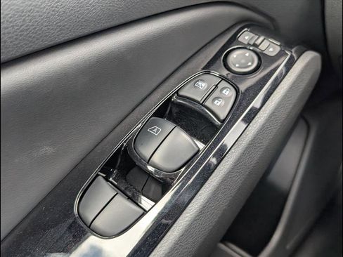 Used 2025 Nissan Altima 2.5 SL image 22