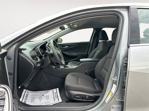 Used 2023 Chevrolet Malibu LT image 9