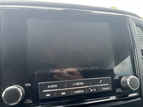 Used 2023 Nissan Titan SV image 15