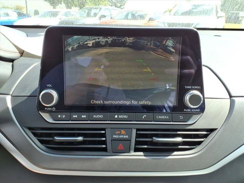 New 2025 Nissan Altima 2.5 SR image 8