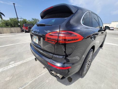 Used 2016 Porsche Cayenne S w/ Premium Plus Package AWD/4WD image 38