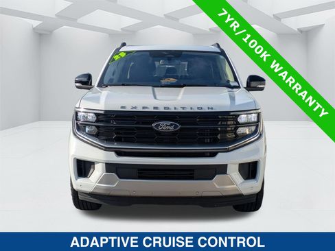 Certified 2025 Ford Expedition Max Platinum w/ Driver's Package AWD/4WD image 9