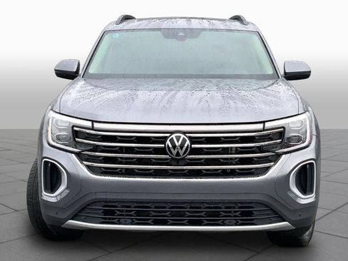 Used 2025 Volkswagen Atlas SE FWD image 4