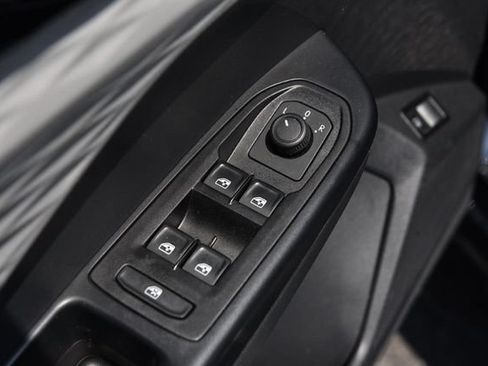 Used 2023 Volkswagen Taos S FWD image 8