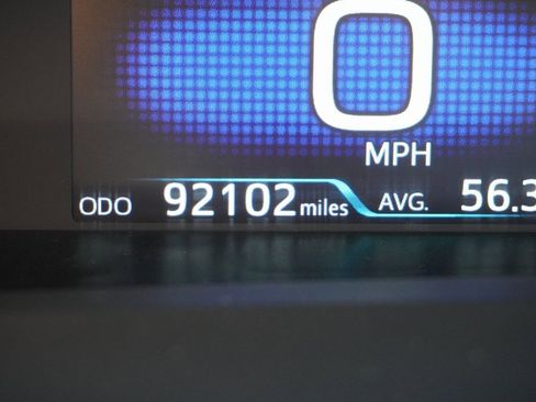 Used 2022 Toyota Prius LE image 8