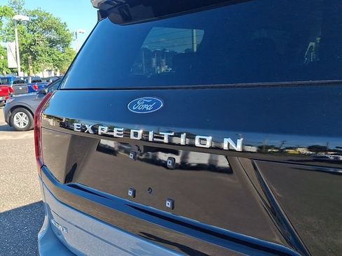 Certified 2025 Ford Expedition Active AWD/4WD image 30