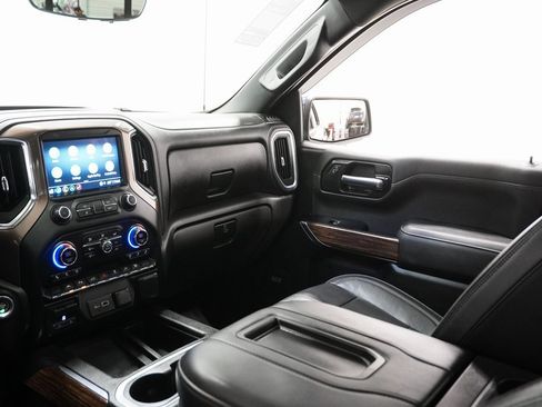 Used 2022 Chevrolet Silverado 1500 High Country w/ Technology Package image 22