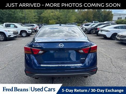 Certified 2019 Nissan Altima 2.5 SR w/ SR Premium Package AWD/4WD image 7