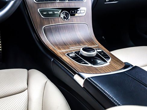 Used 2020 Mercedes-Benz C 300 Sedan image 6