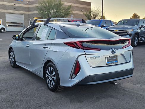 Used 2022 Toyota Prius Prime LE image 3