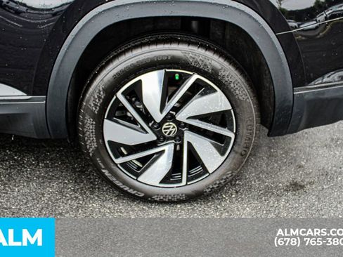 Used 2025 Volkswagen Atlas SE FWD image 16