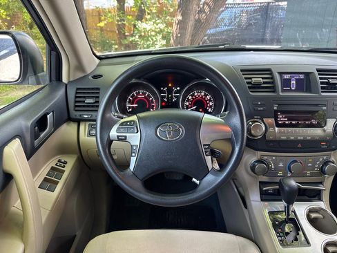 Used 2012 Toyota Highlander 4WD w/ Tech Pkg image 17