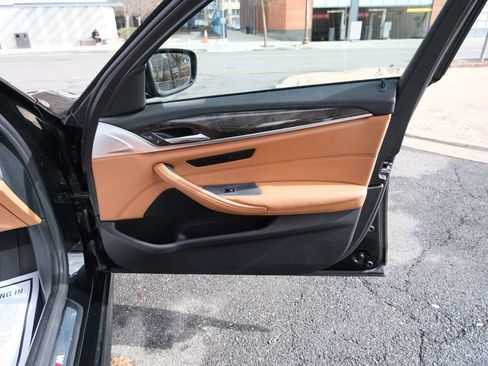 Used 2017 BMW 540i xDrive image 35