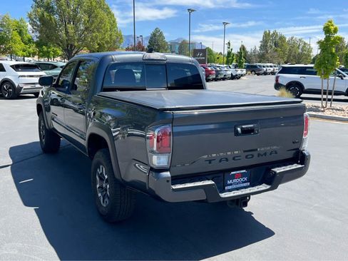 Used 2022 Toyota Tacoma TRD Off-Road w/ TRD Premium Off Road Package AWD/4WD image 10