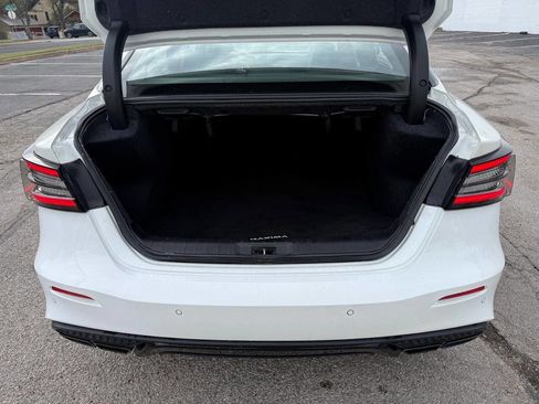 Used 2023 Nissan Maxima SR w/ Sport Mat Group image 28