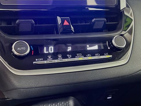 Used 2025 Toyota Corolla LE FWD image 26