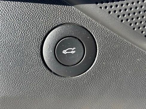 Used 2018 Chevrolet Camaro SS image 15