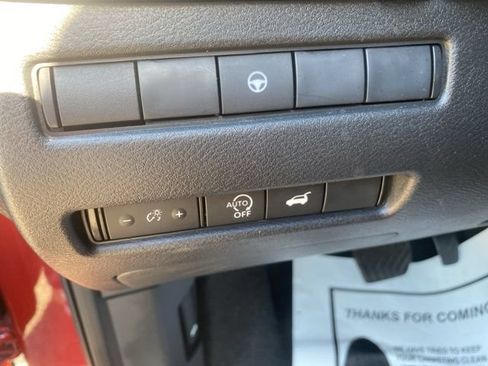 Used 2025 Nissan Rogue SV AWD/4WD image 15