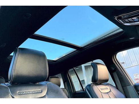 Used 2023 Jeep Grand Cherokee Overland w/ Advanced Protech Group III image 22