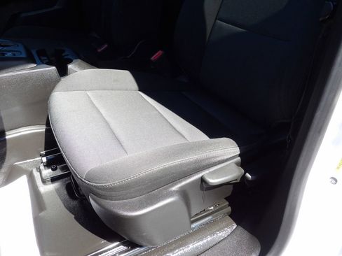 Used 2023 Chevrolet Colorado W/T image 18