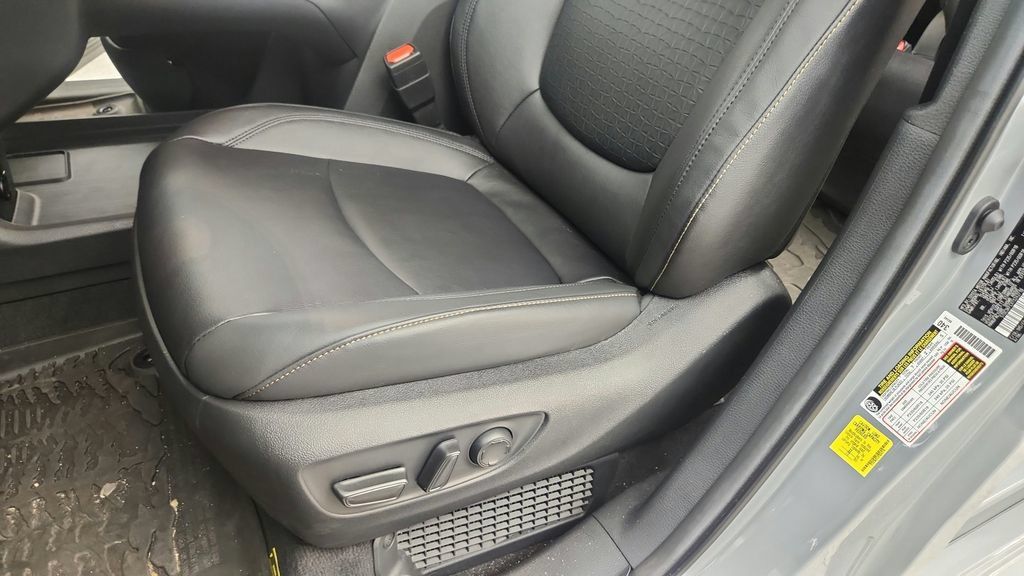 Used 2026 Toyota Sienna XLE Woodland Edition AWD/4WD image 28