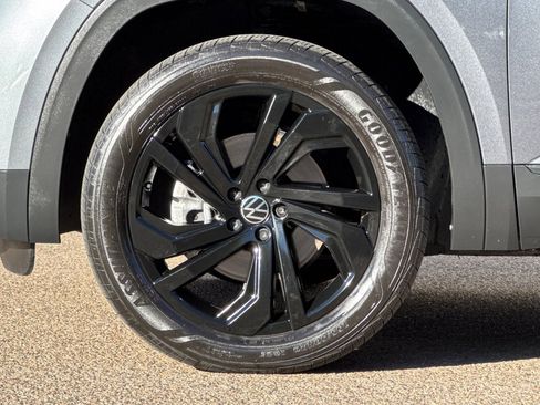 Used 2023 Volkswagen Atlas SE image 11