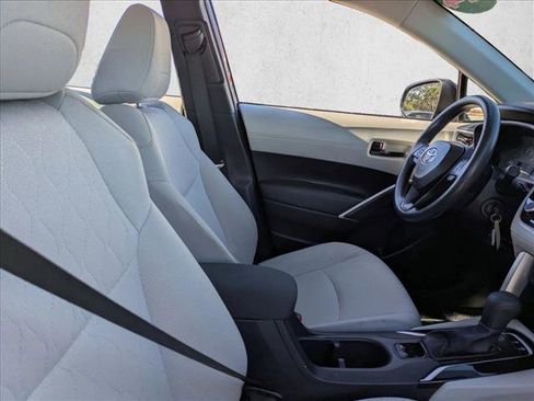 Certified 2024 Toyota Corolla Cross L image 20