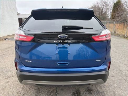 Used 2024 Ford Edge SEL image 3