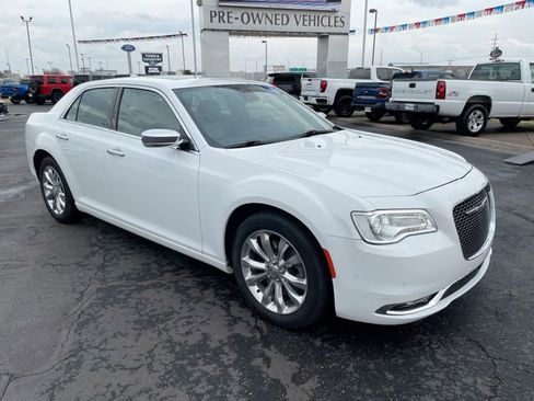 Used 2019 Chrysler 300 Limited w/ Safetytec Plus Group image 7