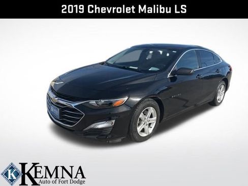 Used 2019 Chevrolet Malibu LS image 3
