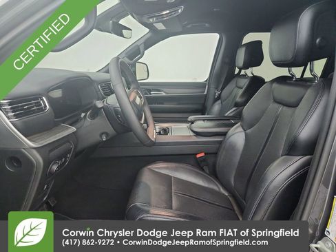 Certified 2024 Jeep Wagoneer Series II w/ Flexible Seating Group AWD/4WD image 19