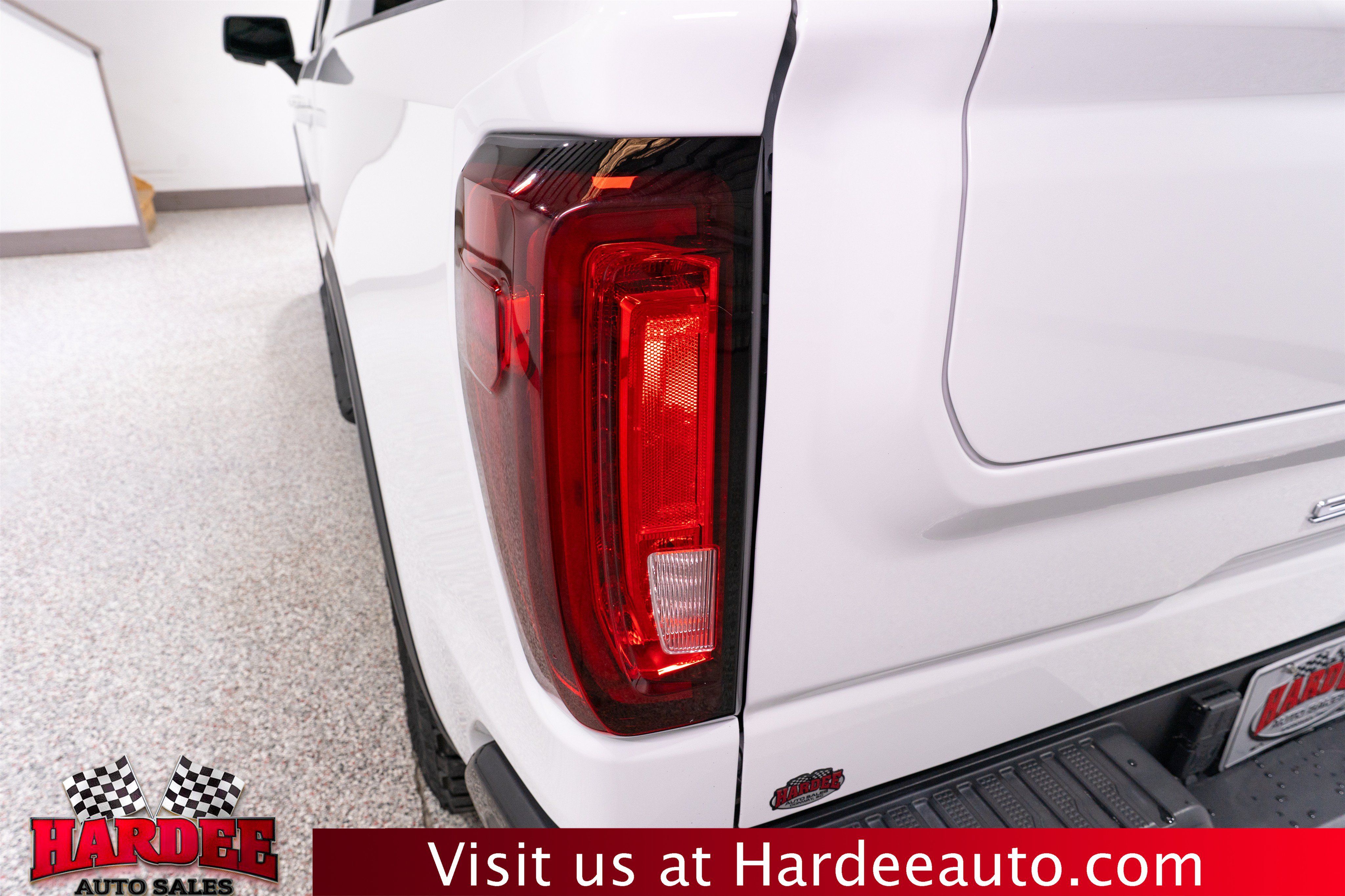 Used 2024 GMC Sierra 1500 AT4X AWD/4WD image 9