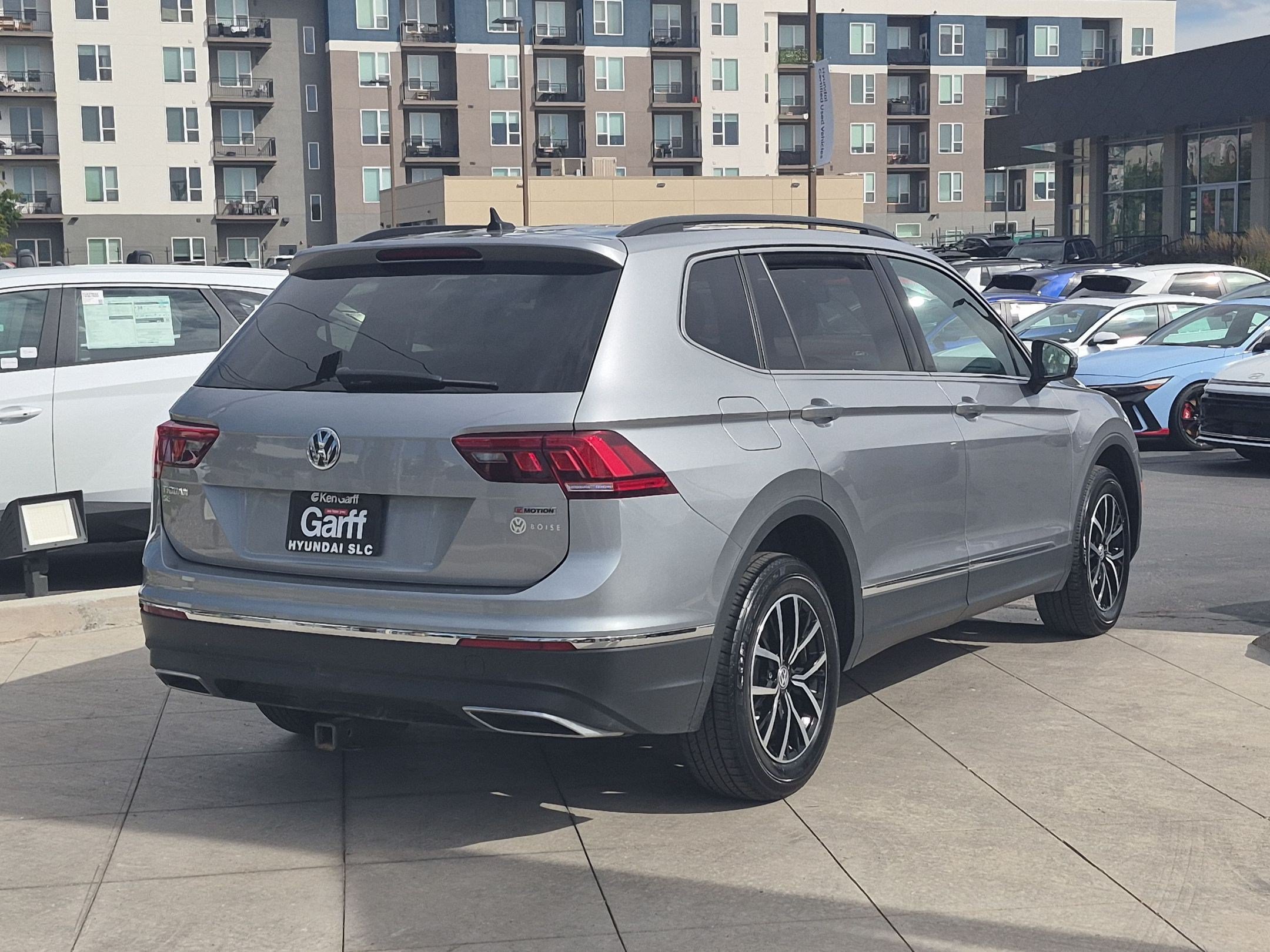 Used 2021 Volkswagen Tiguan SE AWD/4WD image 3