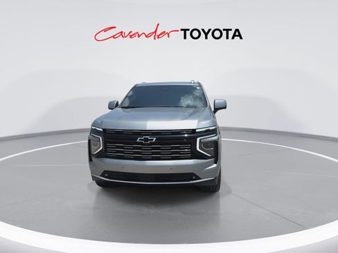 Used 2025 Chevrolet Tahoe High Country AWD/4WD image 3