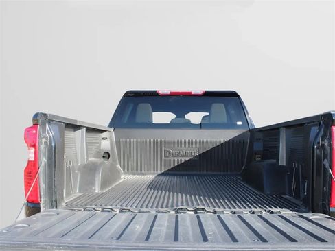 Used 2025 Chevrolet Silverado 1500 LT image 10