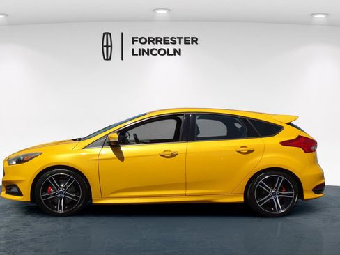 Used 2015 Ford Focus ST w/ Equipment Group 401A FWD image 6