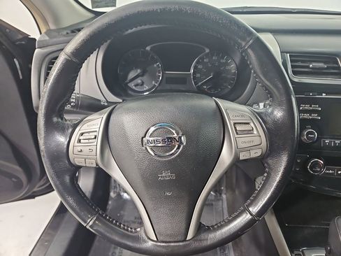 Used 2013 Nissan Altima 2.5 SV image 15