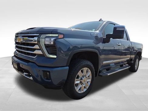 Used 2025 Chevrolet Silverado 2500 High Country w/ High Country Premium Package AWD/4WD image 5