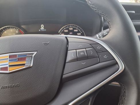Used 2025 Cadillac XT5 Luxury image 15