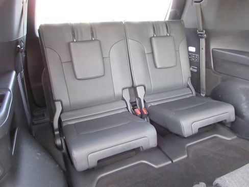 Used 2024 Lexus LX 600 4WD w/ Luxury Package image 19