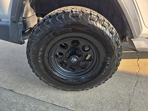 Used 2019 Jeep Wrangler Unlimited Sport S AWD/4WD image 25