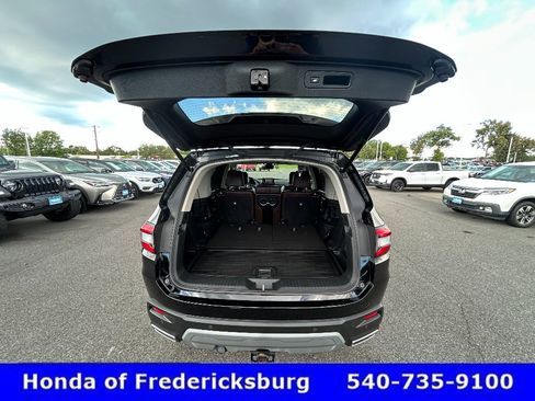 Used 2024 Honda Pilot Elite image 12
